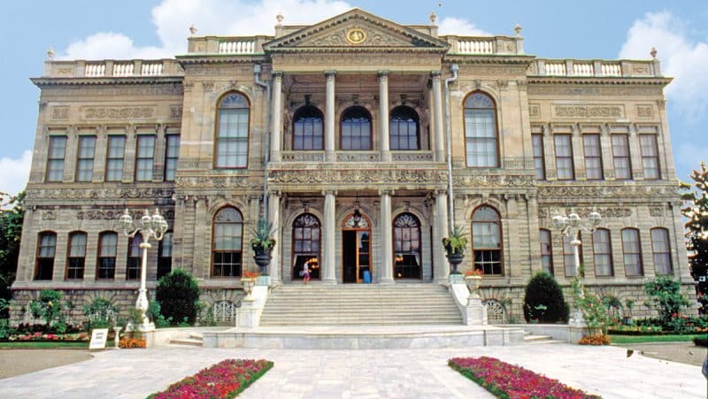 Dolmabahçe Sarayı